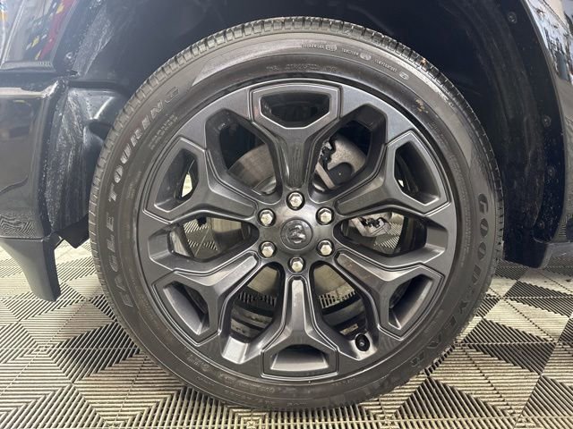 Used 2020 RAM 1500 Limited w/ Black Appearance Package AWD/4WD image 10