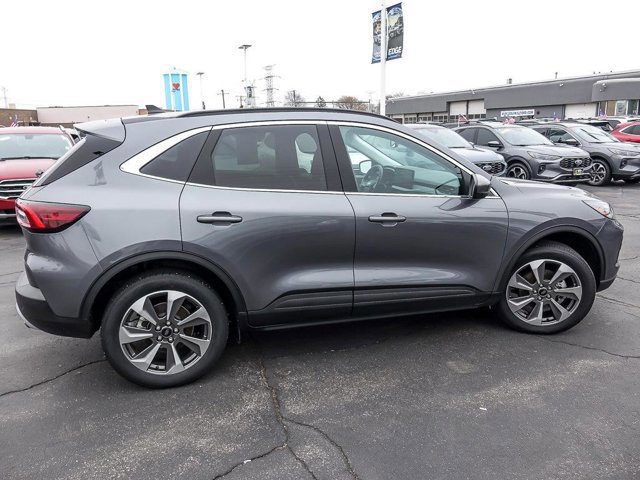 Certified 2025 Ford Escape Platinum AWD/4WD image 7