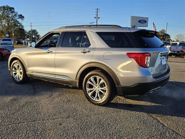 Certified 2023 Ford Explorer XLT w/ Equipment Group 202A image 3