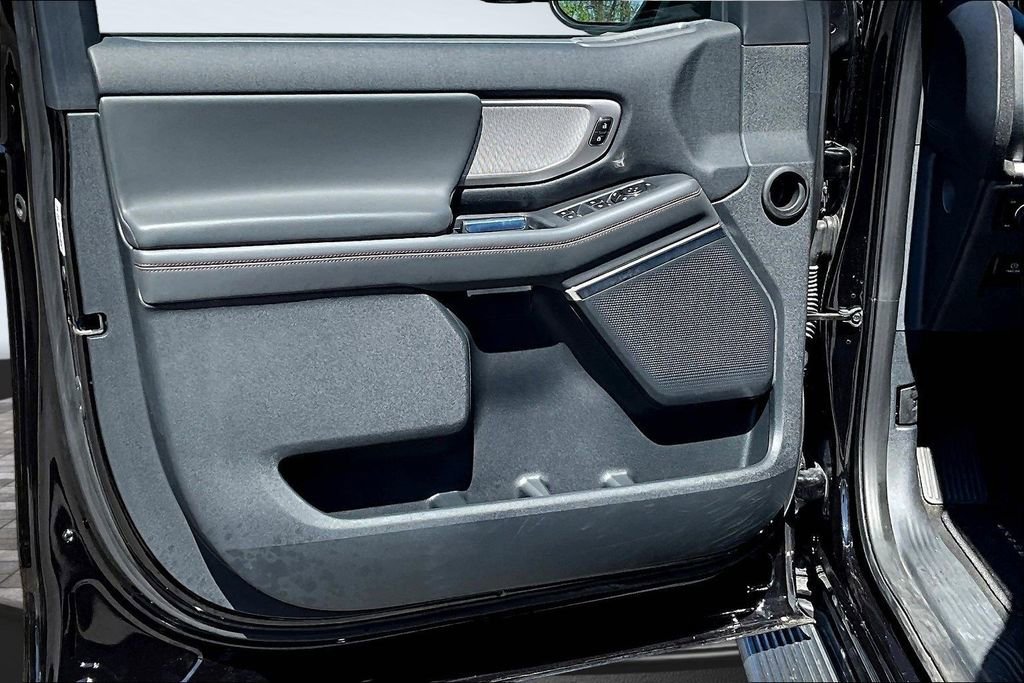 Certified 2025 Ford Expedition Active AWD/4WD image 20