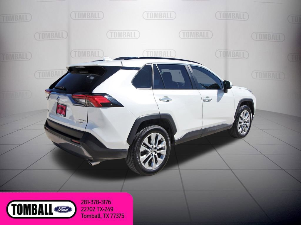 Used 2019 Toyota RAV4 Limited w/ Cold Weather Package image 5