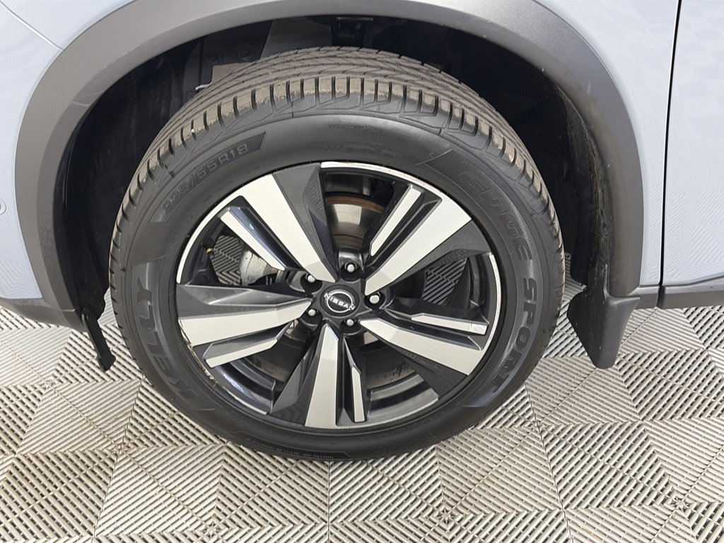 Used 2022 Nissan Rogue Platinum w/ Head-Up Display Package image 8