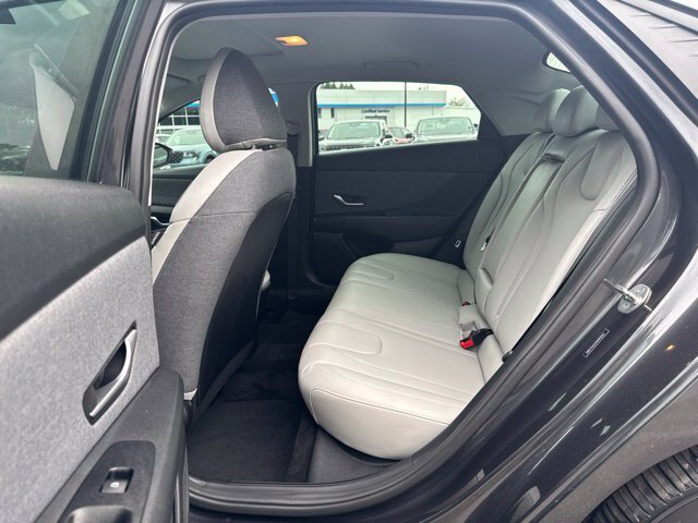 Used 2022 Hyundai Elantra Limited w/ Cargo Package FWD image 11