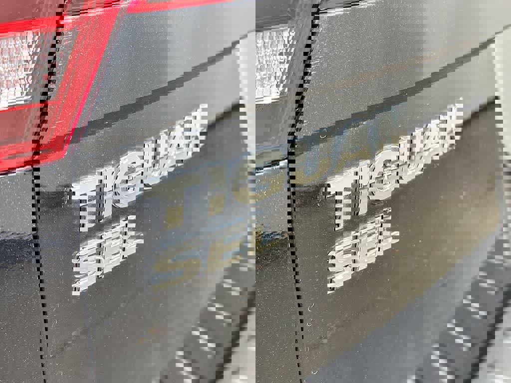 Used 2021 Volkswagen Tiguan SEL Premium R-Line w/ 3rd Row Seat Package image 10