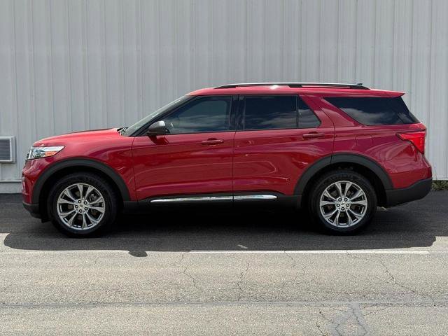 Certified 2022 Ford Explorer XLT w/ Equipment Group 202A AWD/4WD image 2
