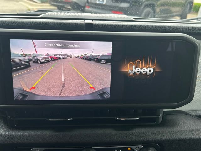Used 2024 Jeep Gladiator Sport image 11