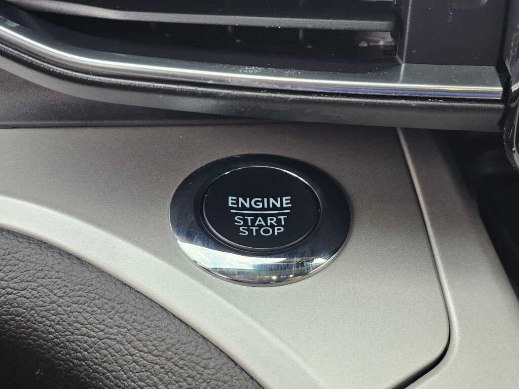 Certified 2024 Ford Explorer XLT w/ Equipment Group 202A image 33