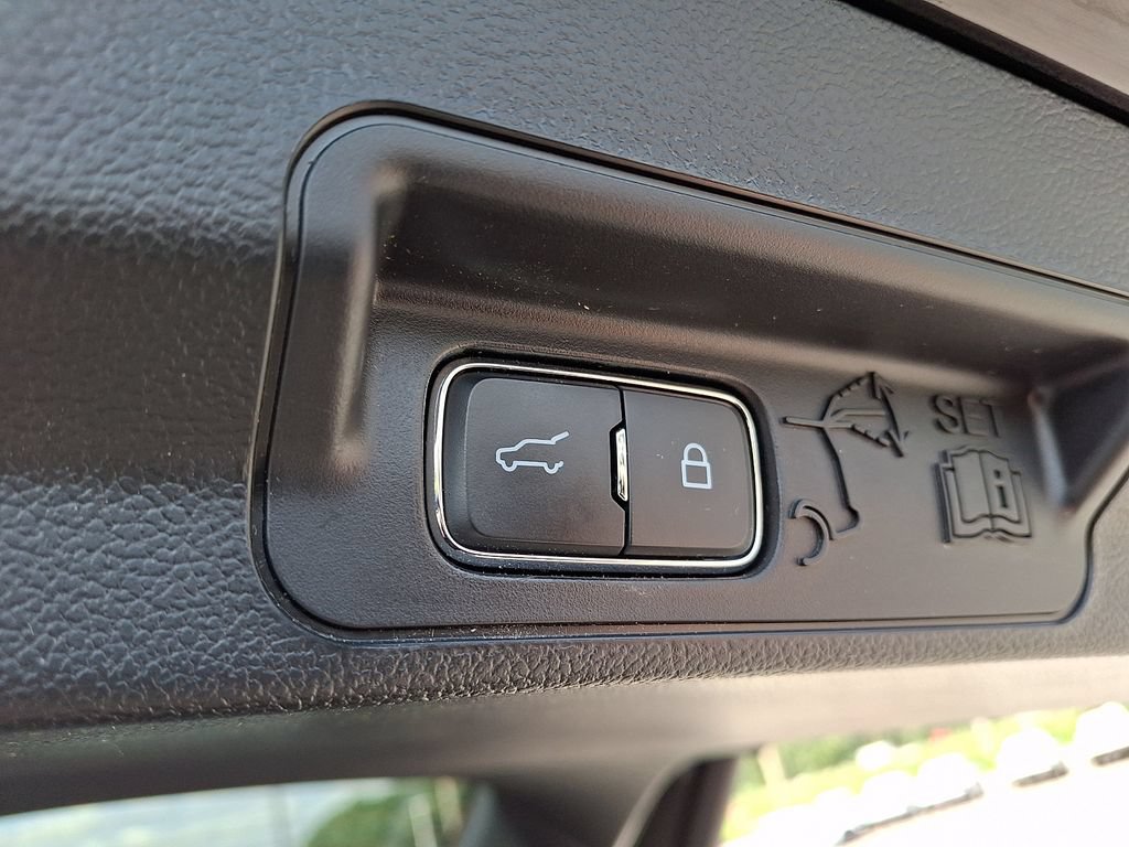 Certified 2023 Ford Explorer XLT w/ Equipment Group 202A AWD/4WD image 28
