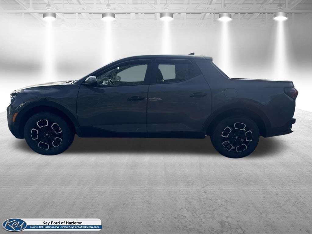 Used 2024 Hyundai Santa Cruz SE FWD image 4