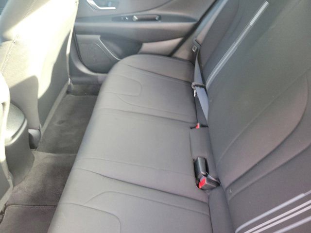 Used 2021 Hyundai Elantra SEL FWD image 9