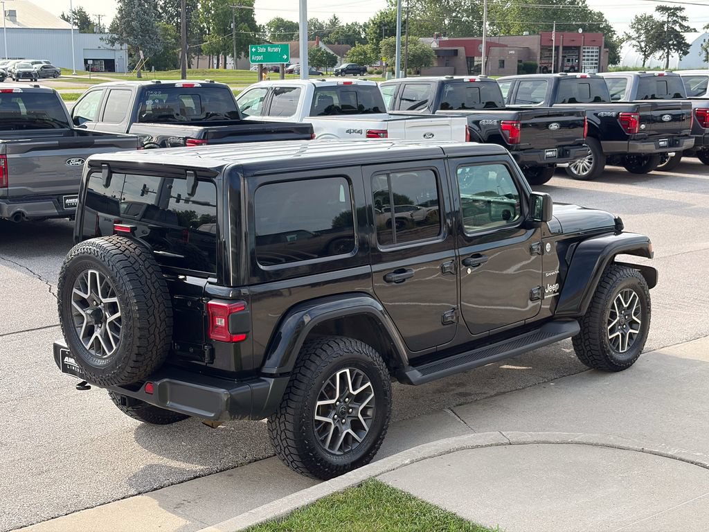 Used 2024 Jeep Wrangler Unlimited Sahara AWD/4WD image 6