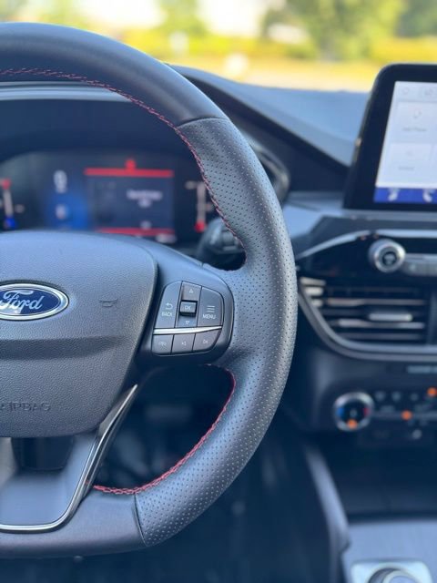 Certified 2025 Ford Escape ST-Line image 15