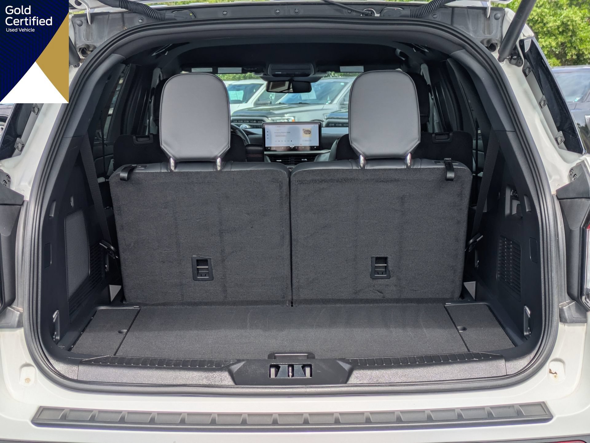 Certified 2025 Ford Explorer ST RWD image 17
