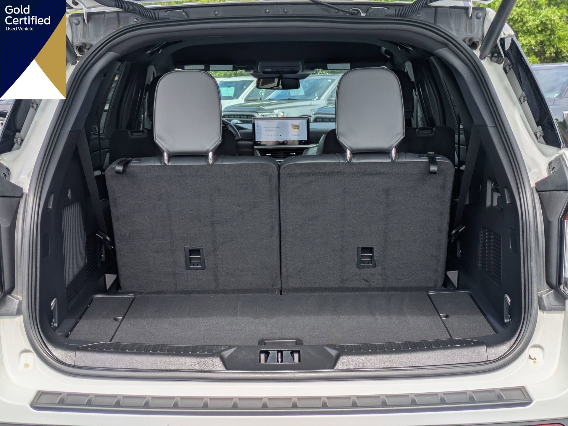 Certified 2025 Ford Explorer ST RWD image 17