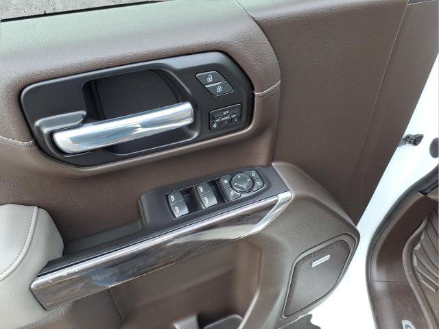 Used 2021 Chevrolet Silverado 1500 LTZ w/ LTZ Premium Package AWD/4WD image 17