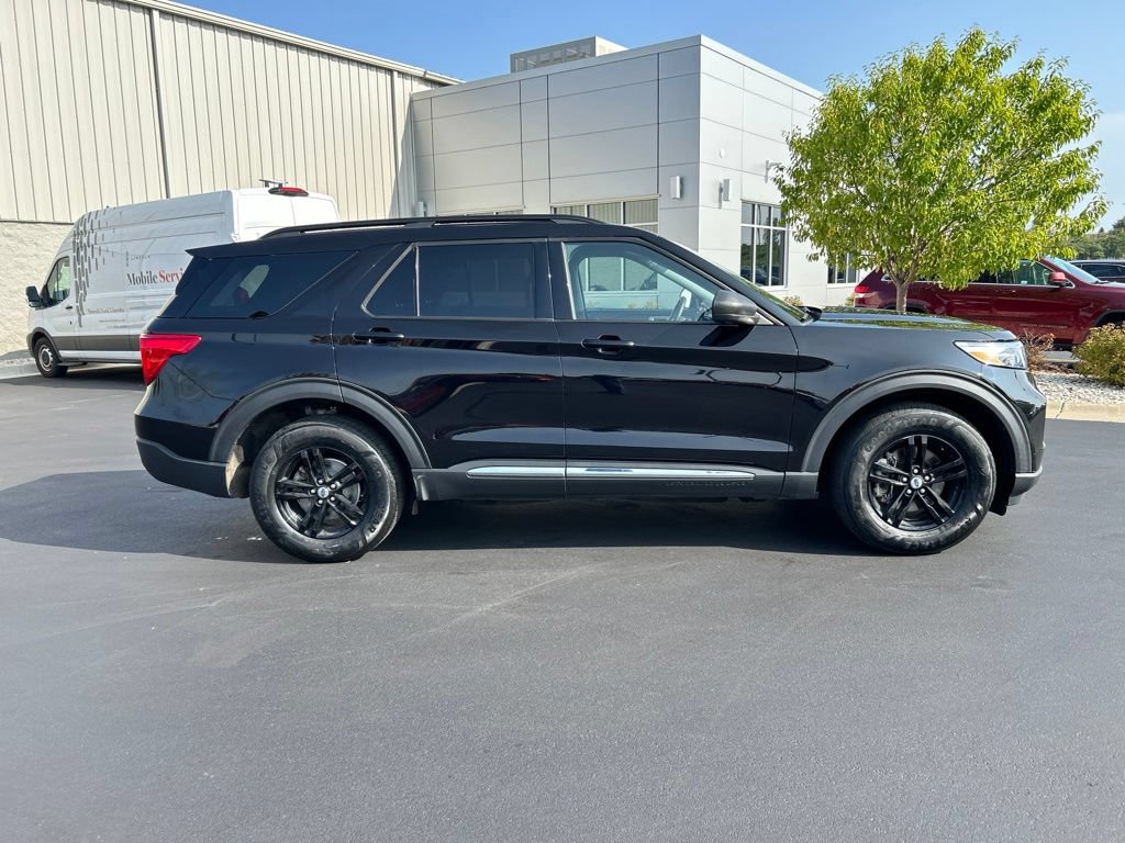 Certified 2023 Ford Explorer XLT w/ Equipment Group 202A AWD/4WD image 6
