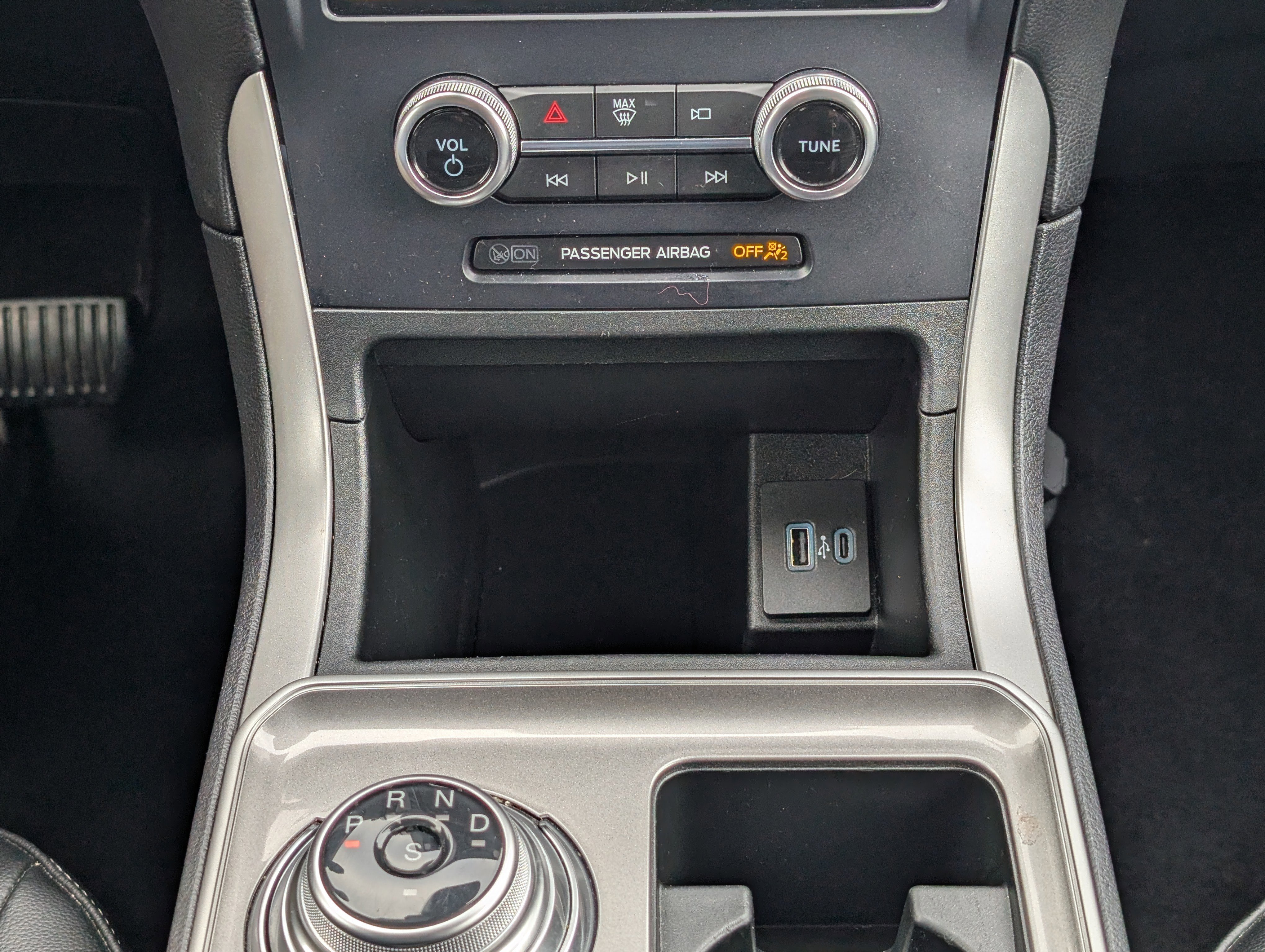 Certified 2024 Ford Edge SEL image 25