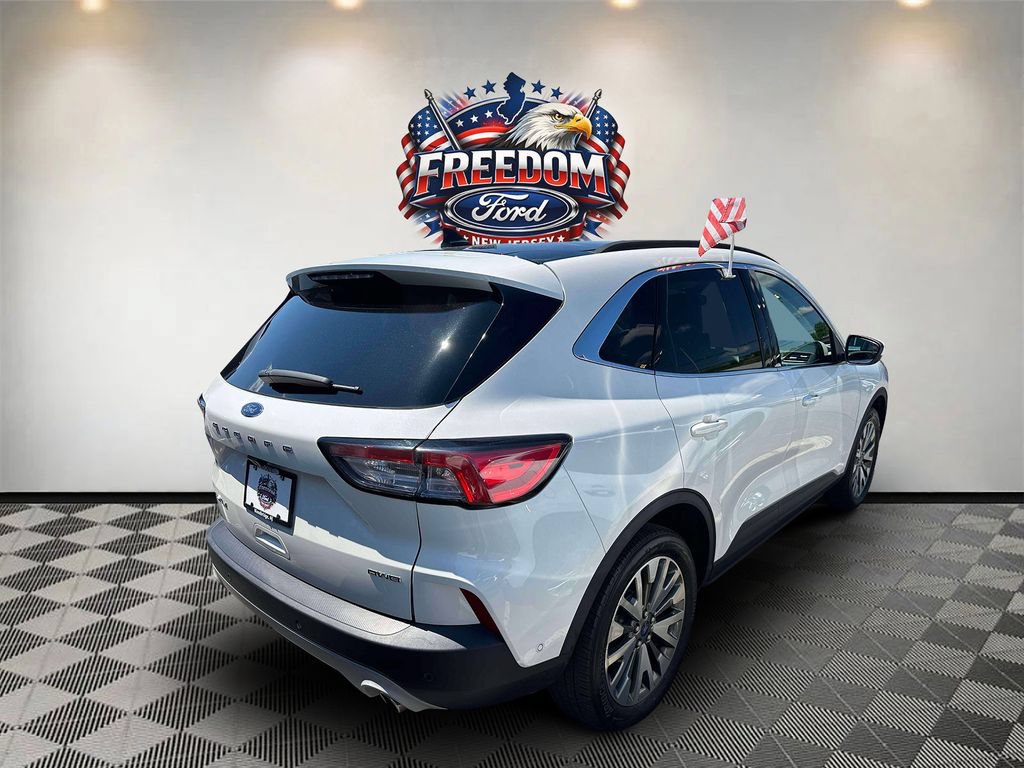 Certified 2021 Ford Escape Titanium AWD/4WD image 6