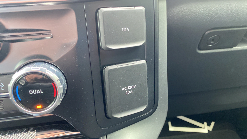 Certified 2024 Ford F150 Lariat AWD/4WD image 38