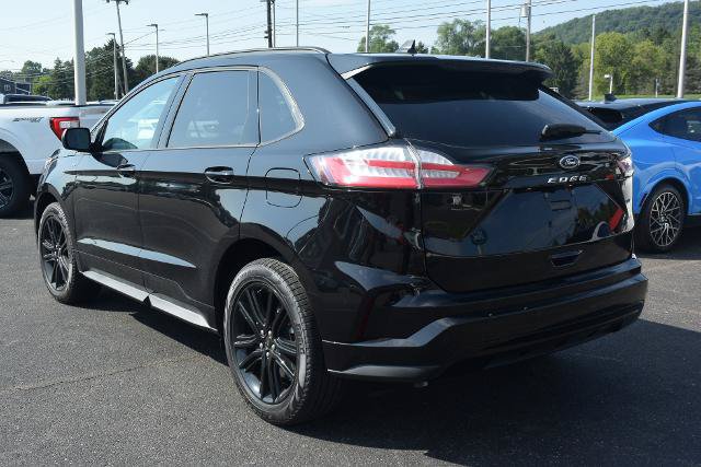 Certified 2023 Ford Edge ST-Line AWD/4WD image 4