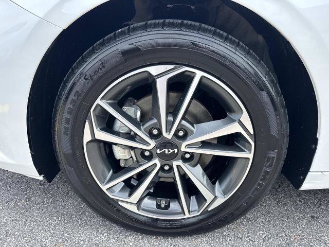 Used 2022 Kia Forte LXS FWD image 9