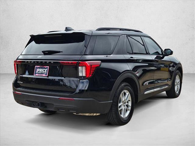 Certified 2025 Ford Explorer Active image 3