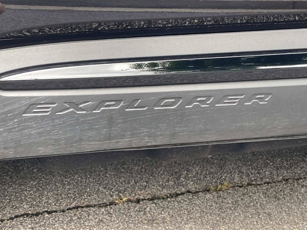 Certified 2025 Ford Explorer ST-Line w/ Premium Package RWD image 13