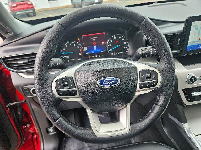 Certified 2024 Ford Explorer XLT w/ Equipment Group 202A AWD/4WD image 17