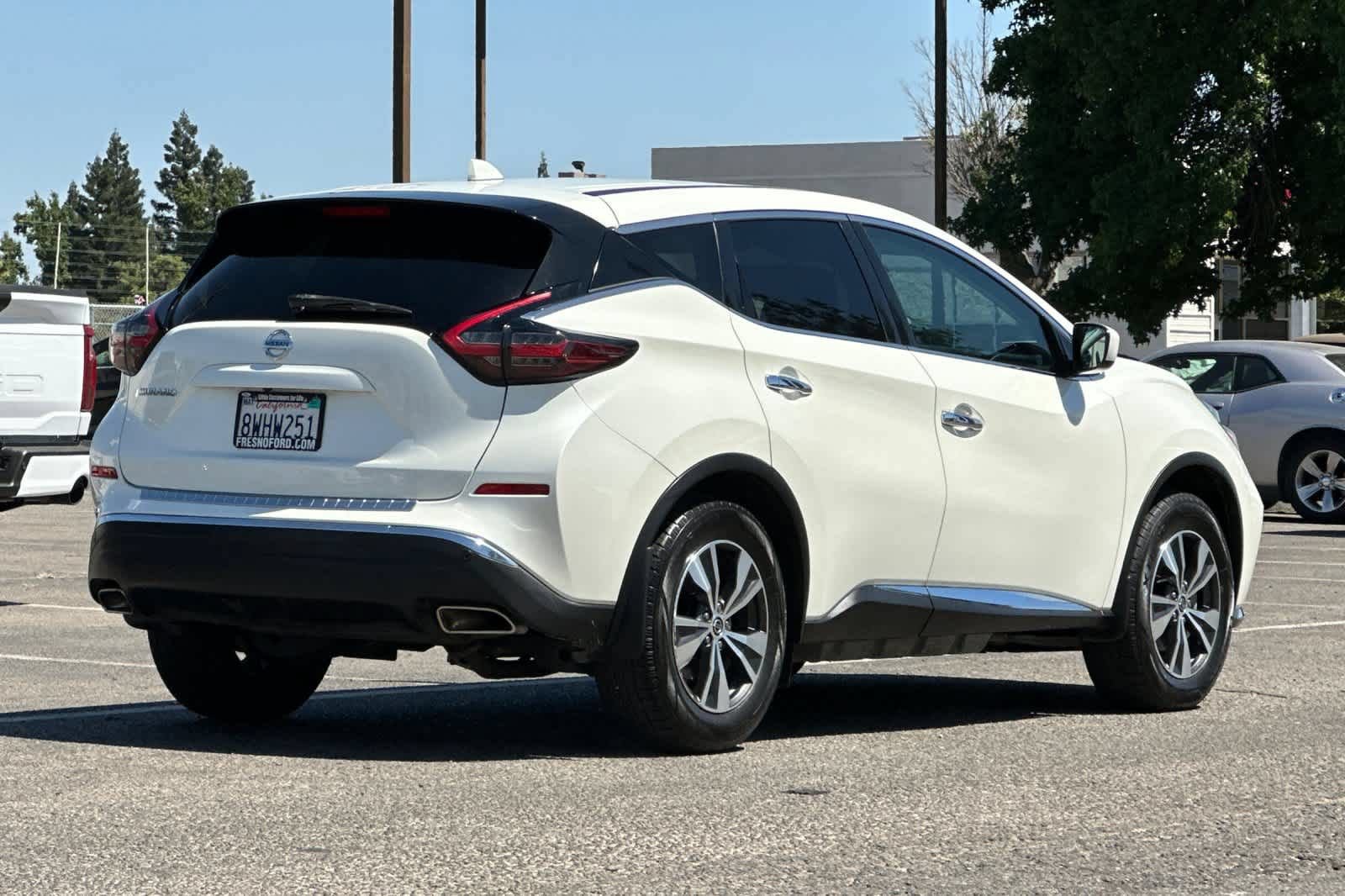Used 2021 Nissan Murano S FWD image 2