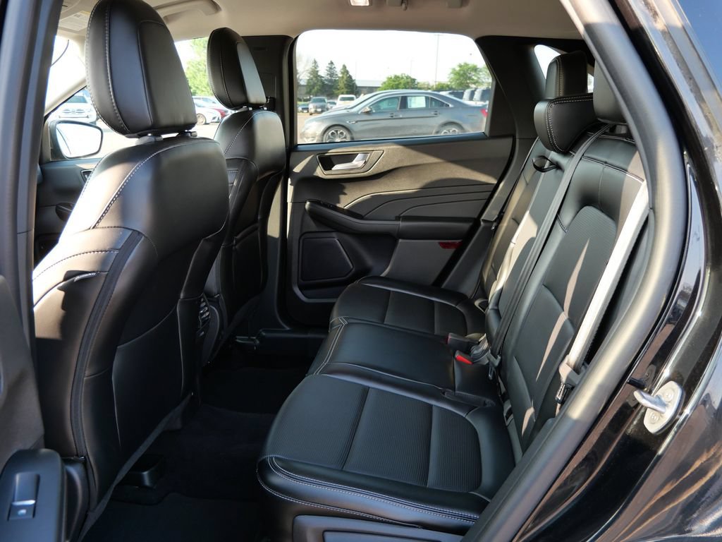 Certified 2024 Ford Escape Platinum AWD/4WD image 18