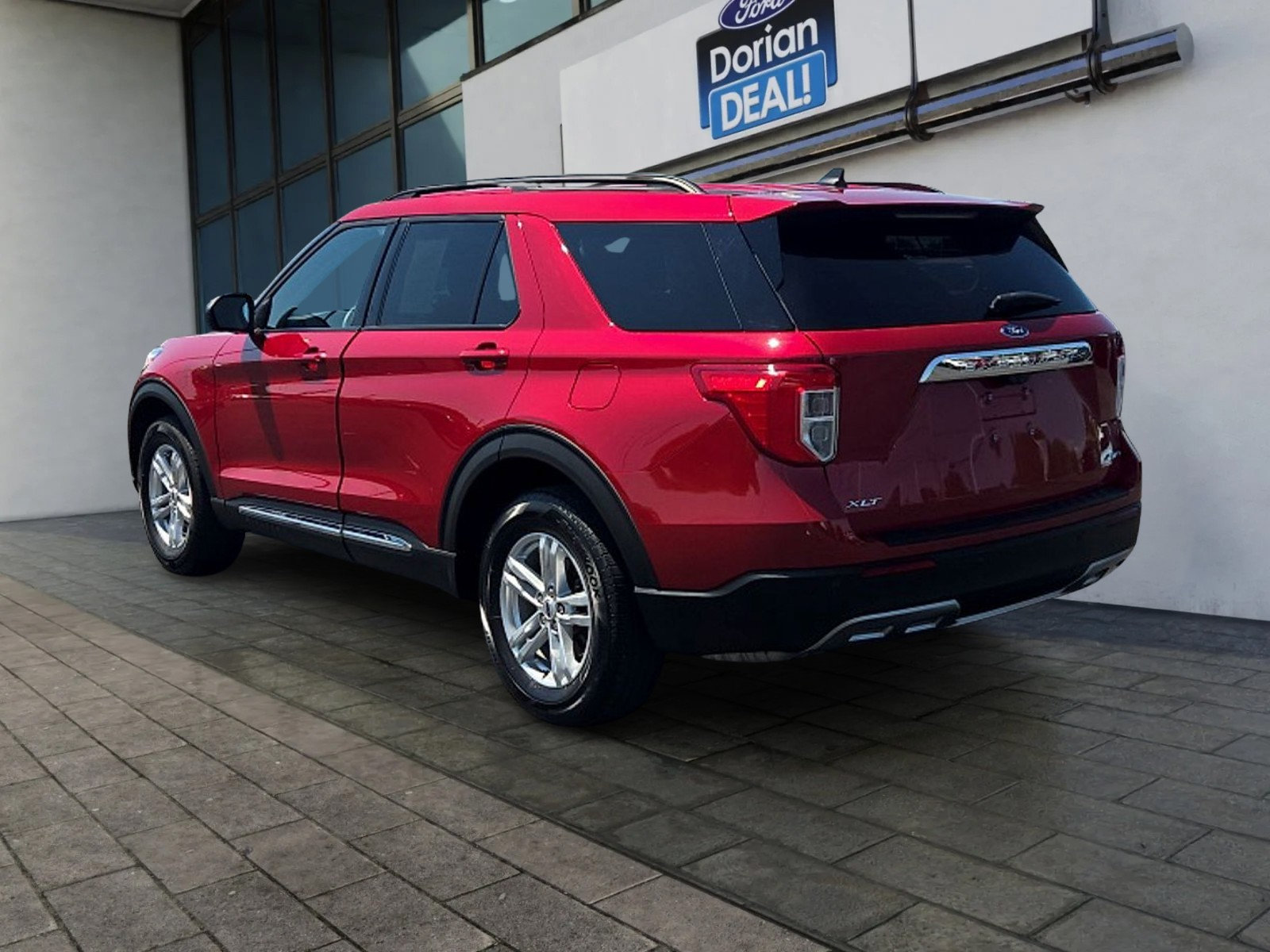Certified 2023 Ford Explorer XLT w/ Equipment Group 202A AWD/4WD image 5