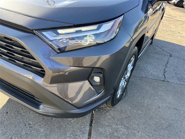 Used 2023 Toyota RAV4 XLE Premium image 9
