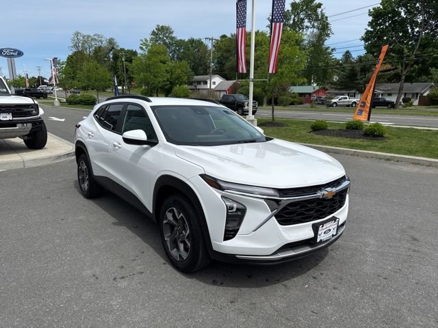 Used 2024 Chevrolet Trax LT FWD image 4