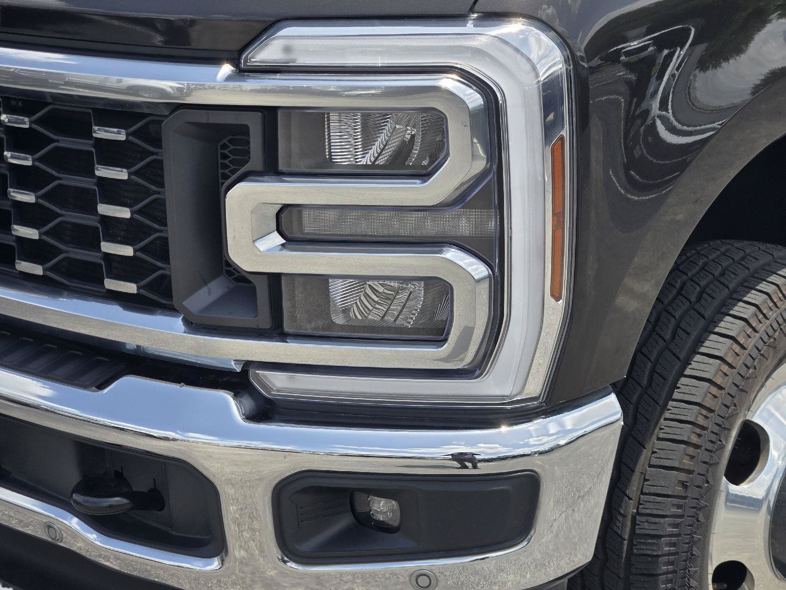 Certified 2024 Ford F350 Lariat w/ Lariat Ultimate Package AWD/4WD image 10