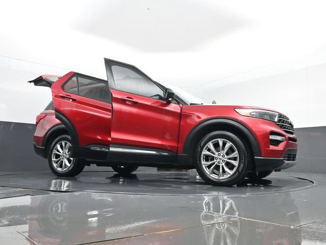 Certified 2020 Ford Explorer XLT w/ Equipment Group 202A AWD/4WD image 35