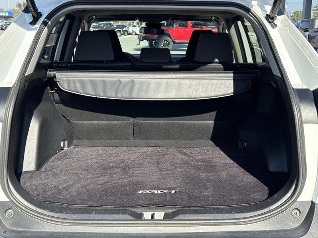 Used 2019 Toyota RAV4 XLE w/ Convenience Package FWD image 13