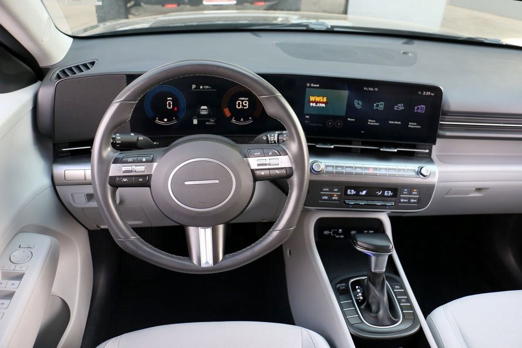 Used 2025 Hyundai Kona SEL image 21