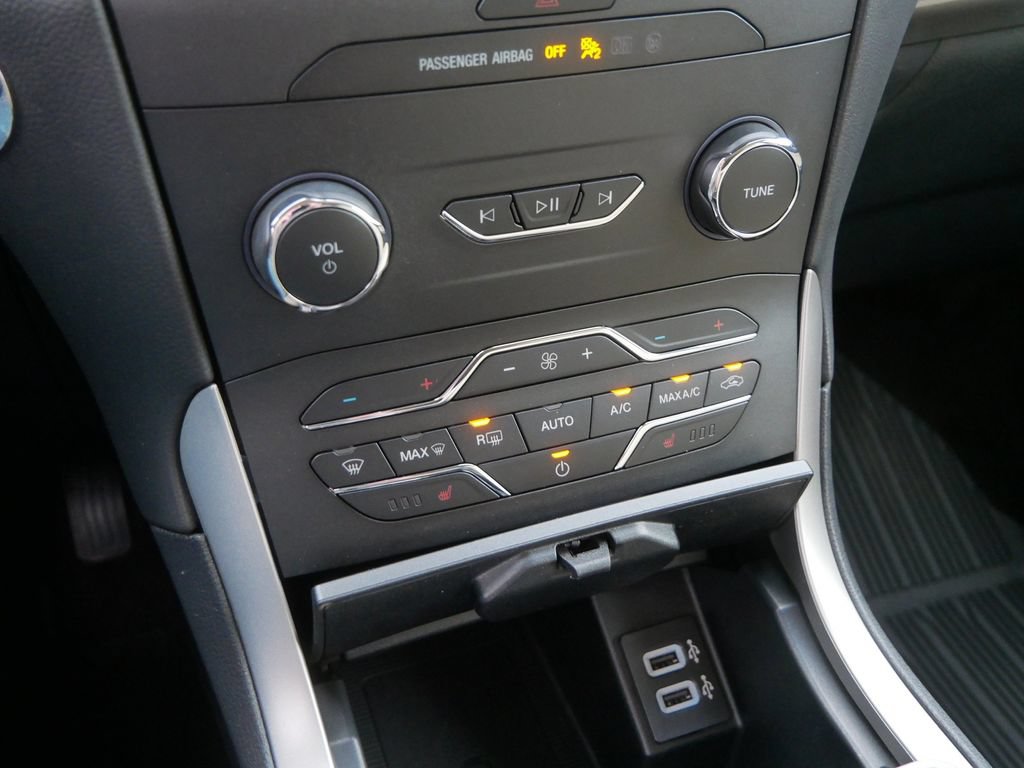 Certified 2020 Ford Edge SEL w/ Convenience Package AWD/4WD image 26