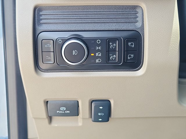 Certified 2025 Ford F350 Platinum w/ Platinum Plus Package AWD/4WD image 23