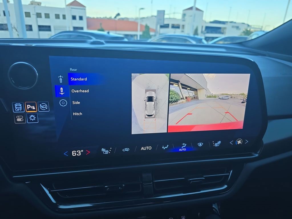 Used 2025 Chevrolet Equinox EV RS image 17