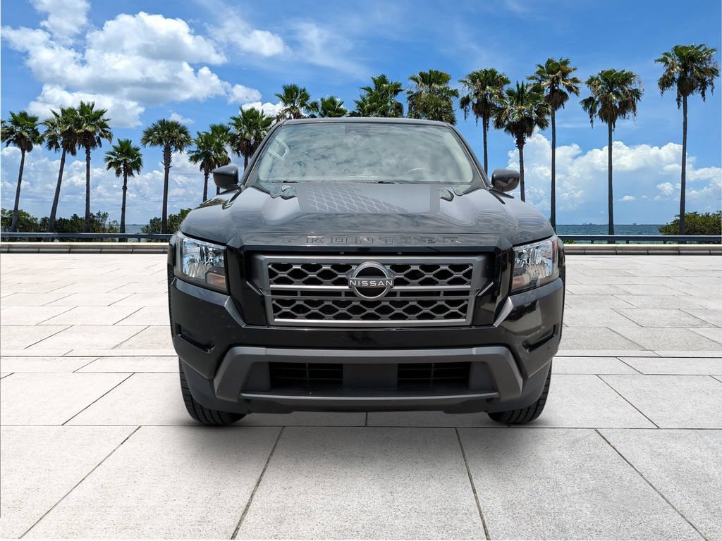Used 2022 Nissan Frontier SV w/ Technology Package RWD image 2