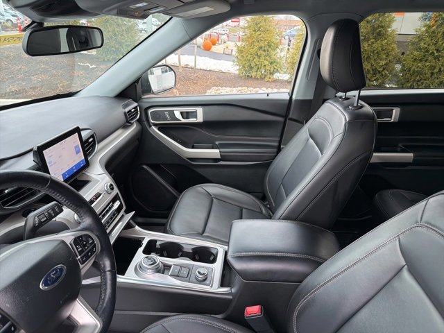 Certified 2023 Ford Explorer XLT w/ Equipment Group 202A image 16