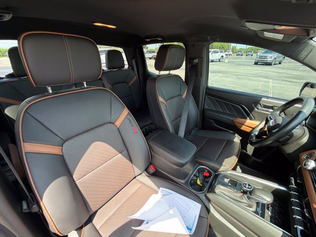 Used 2023 GMC Canyon AT4 w/ AT4 Premium Package AWD/4WD image 24