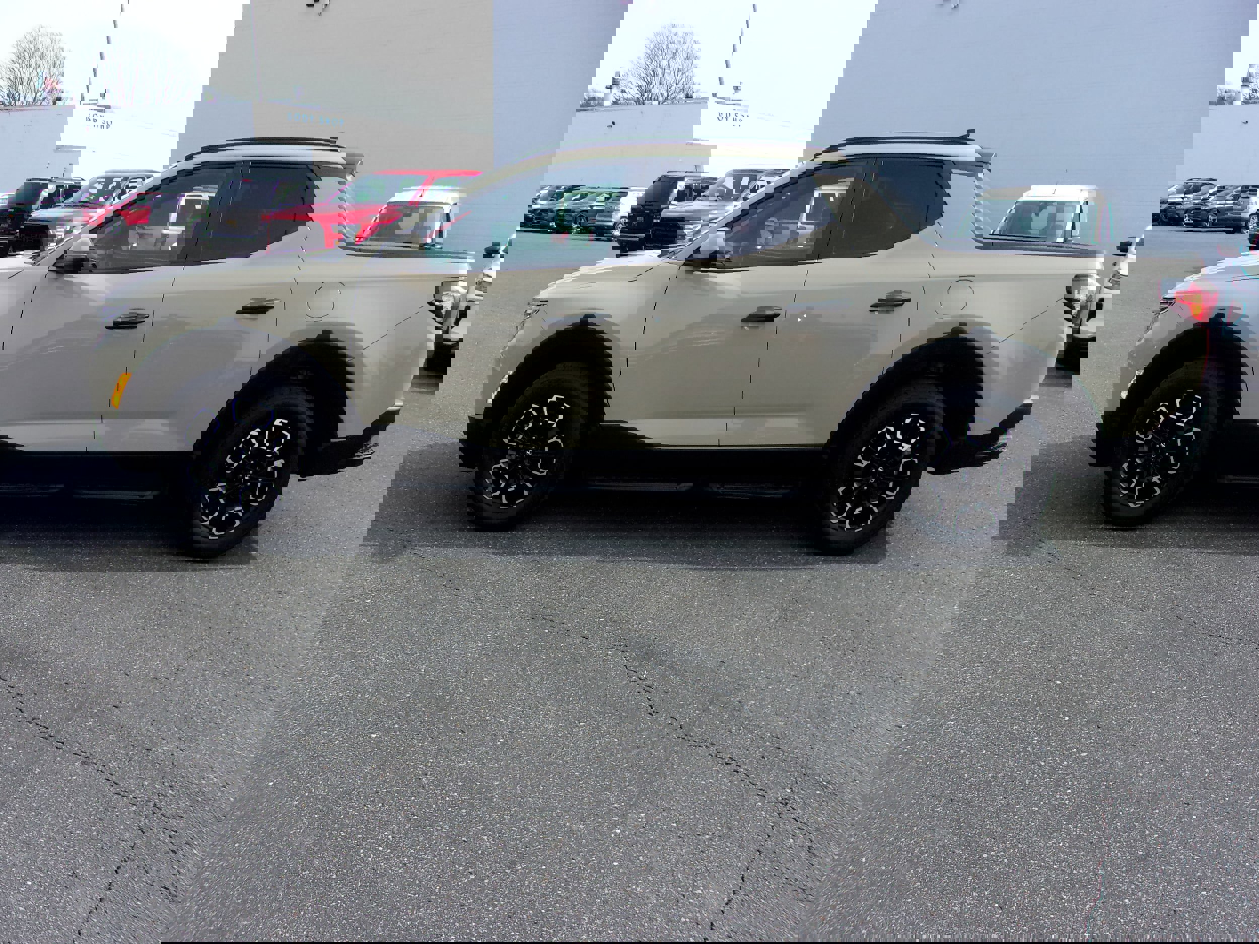 Used 2023 Hyundai Santa Cruz SEL w/ Activity Package image 2