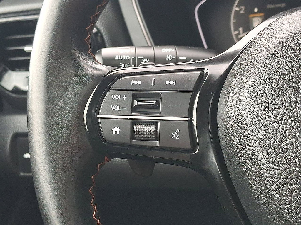 Used 2025 Honda Pilot TrailSport image 17