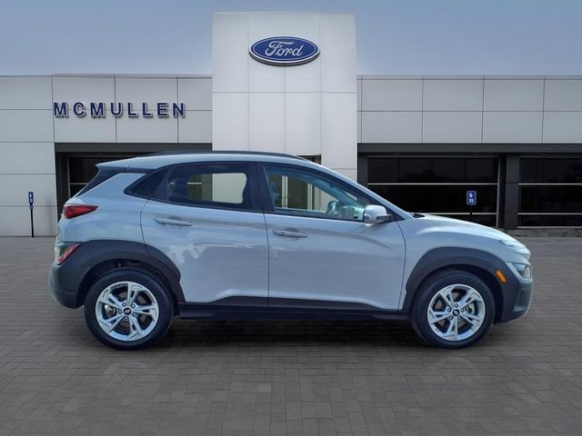 Used 2023 Hyundai Kona SEL image 2