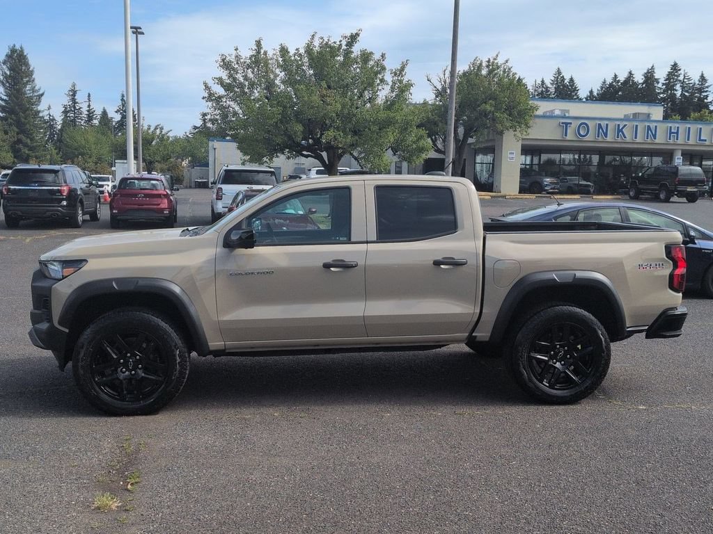 Used 2023 Chevrolet Colorado Trail Boss w/ Technology Package AWD/4WD image 2