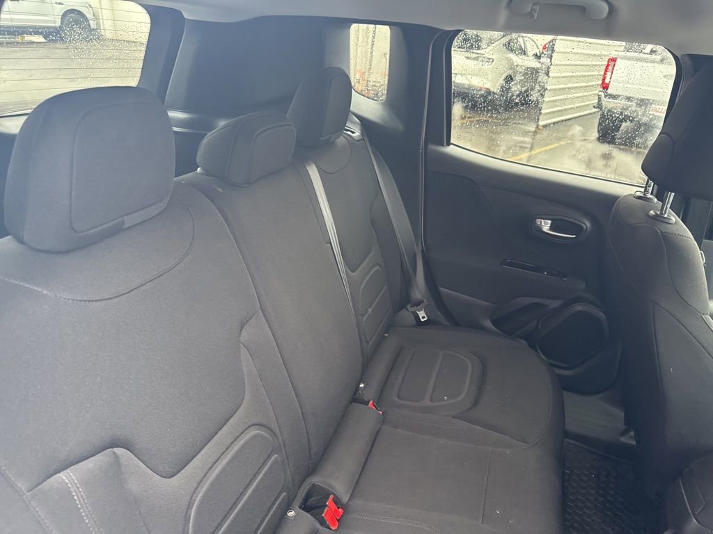 Used 2021 Jeep Renegade Latitude image 32