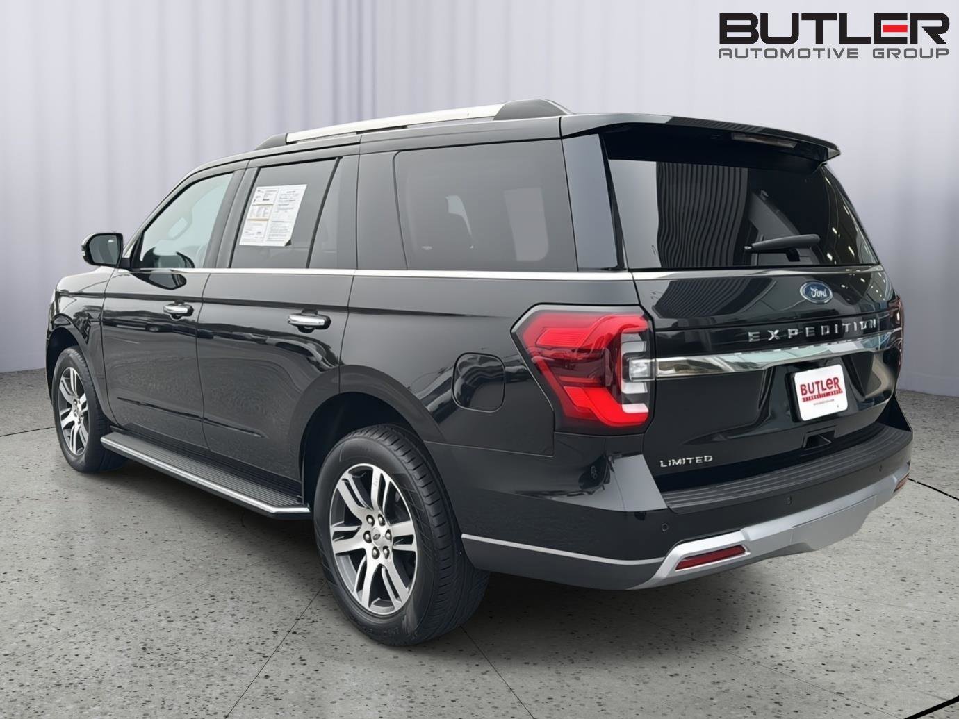 Certified 2023 Ford Expedition Limited image 3