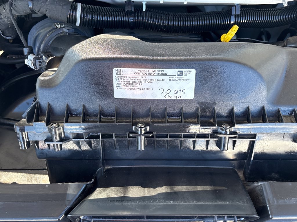 Used 2023 Chevrolet Express 2500 w/ Driver Convenience Package RWD image 3